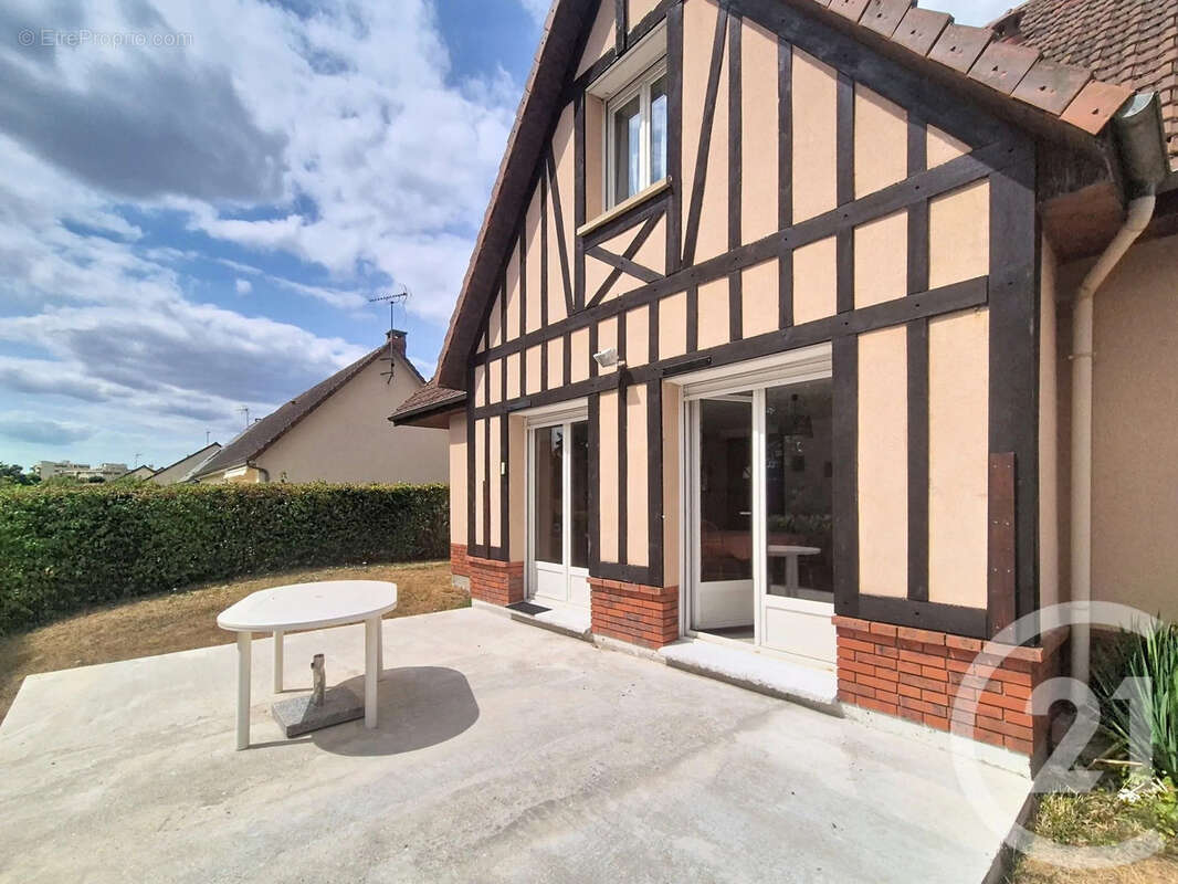 Maison 110 m² à Pont-Audemer  - photo 2