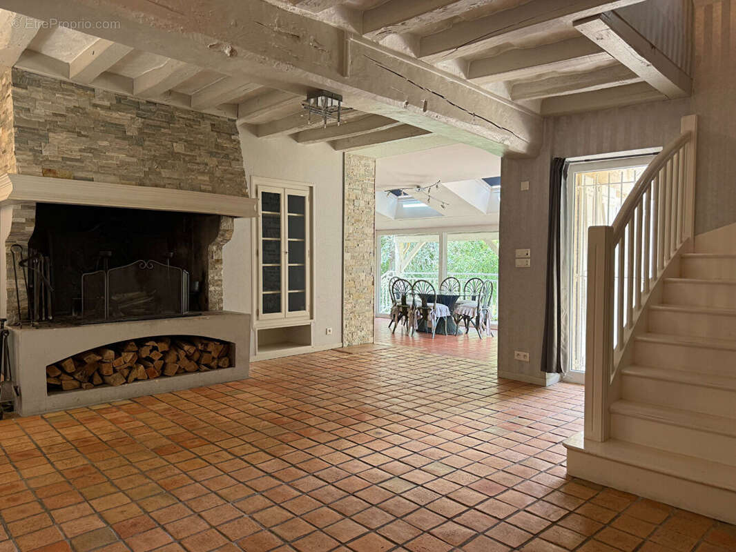 Maison à MONTREUIL-JUIGNE