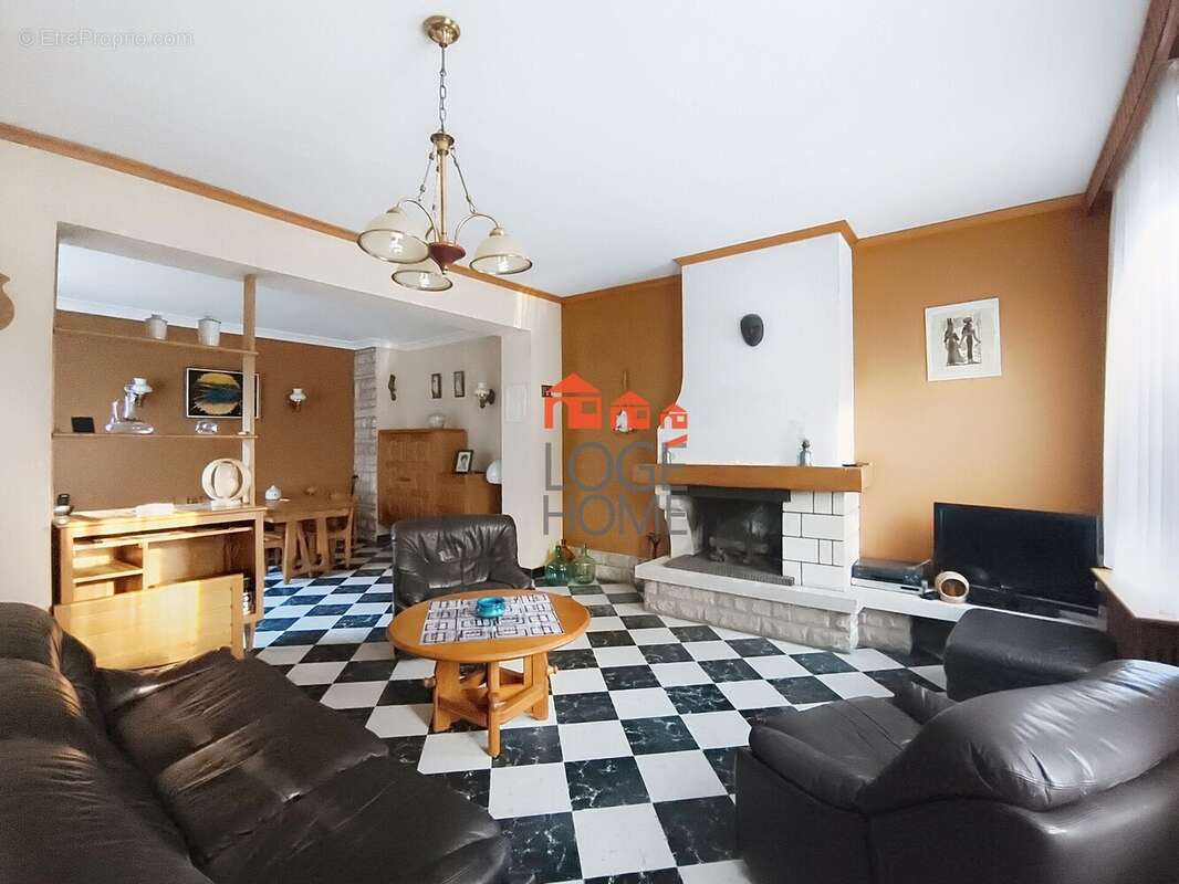 Maison à BRUAY-LA-BUISSIERE