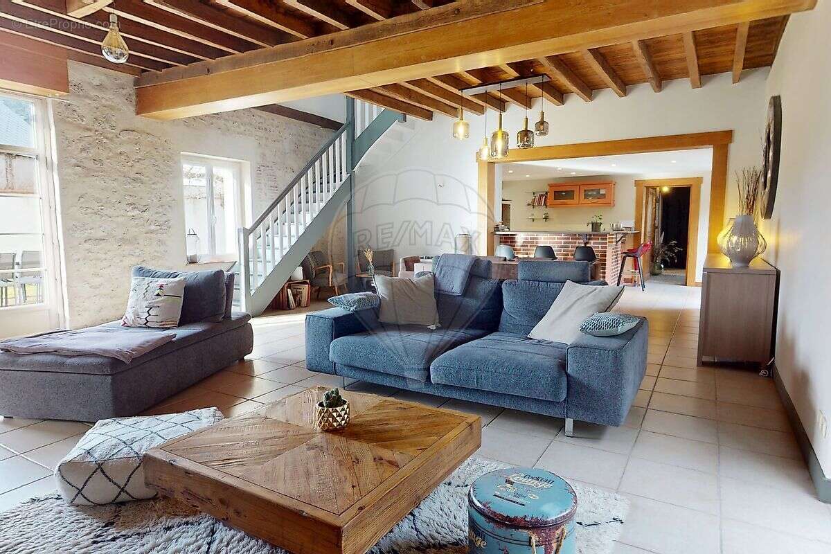 Maison à SAINT-JEAN-DE-BRAYE