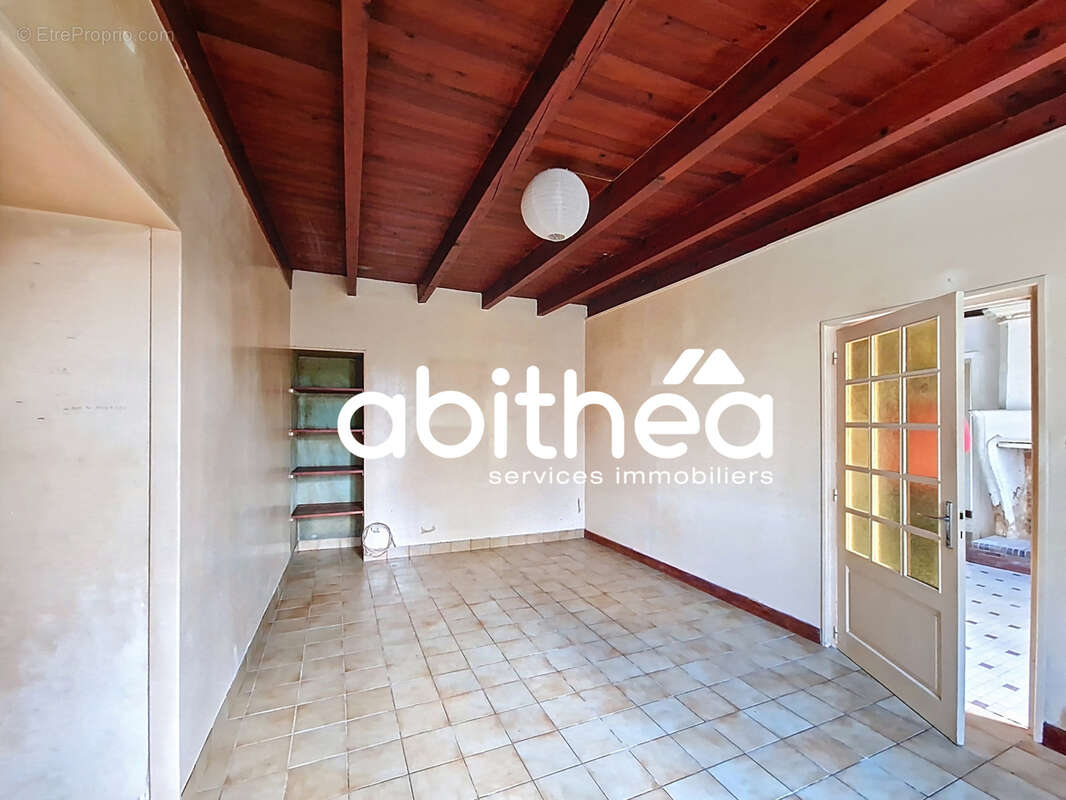 Maison à SAINT-SIMON-DE-PELLOUAILLE