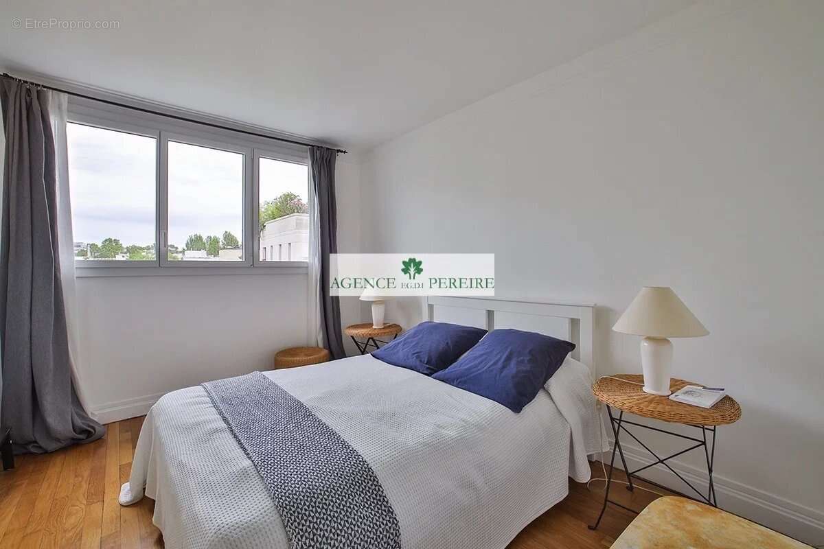 Appartement à NEUILLY-SUR-SEINE