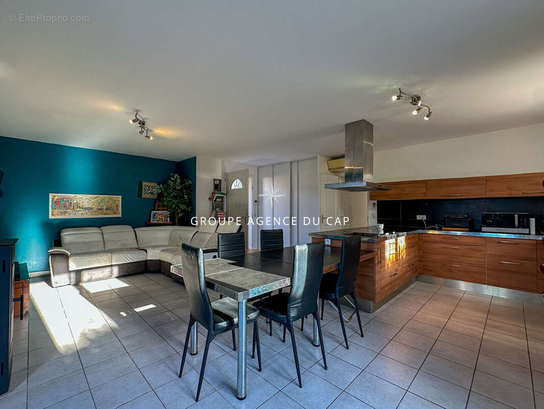 Maison à ROQUEBRUNE-SUR-ARGENS