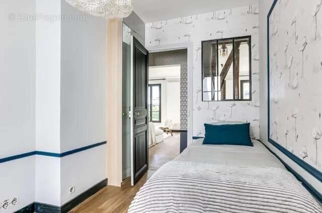 Appartement à PARIS-14E