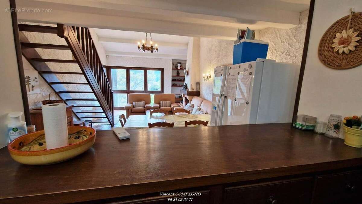 Maison à ESPARRON-DE-VERDON