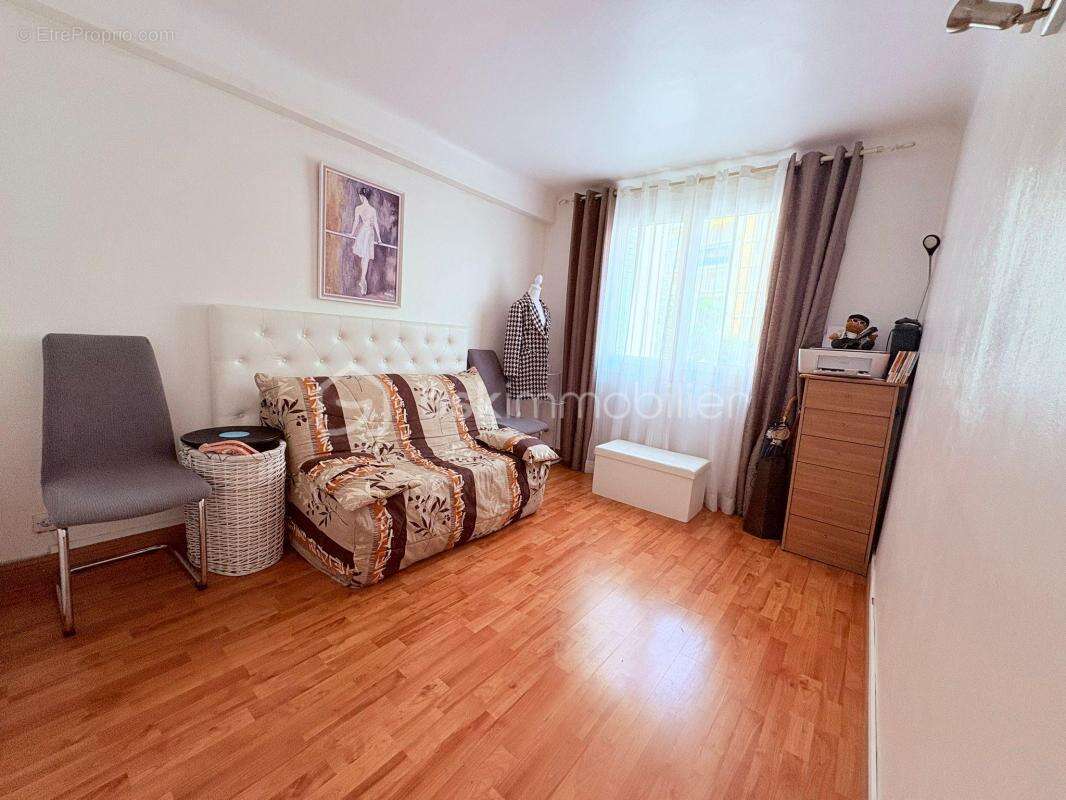 Grand 3/4 pièces traversant de 67 m² – parking privé – Pasteur, Nice - photo 16