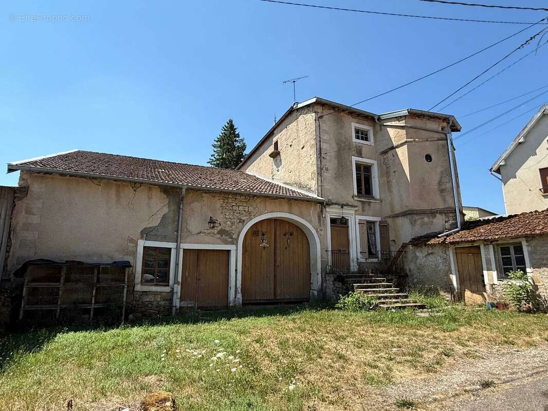 Charmante petite ferme-château entièrement à rénover - photo 22