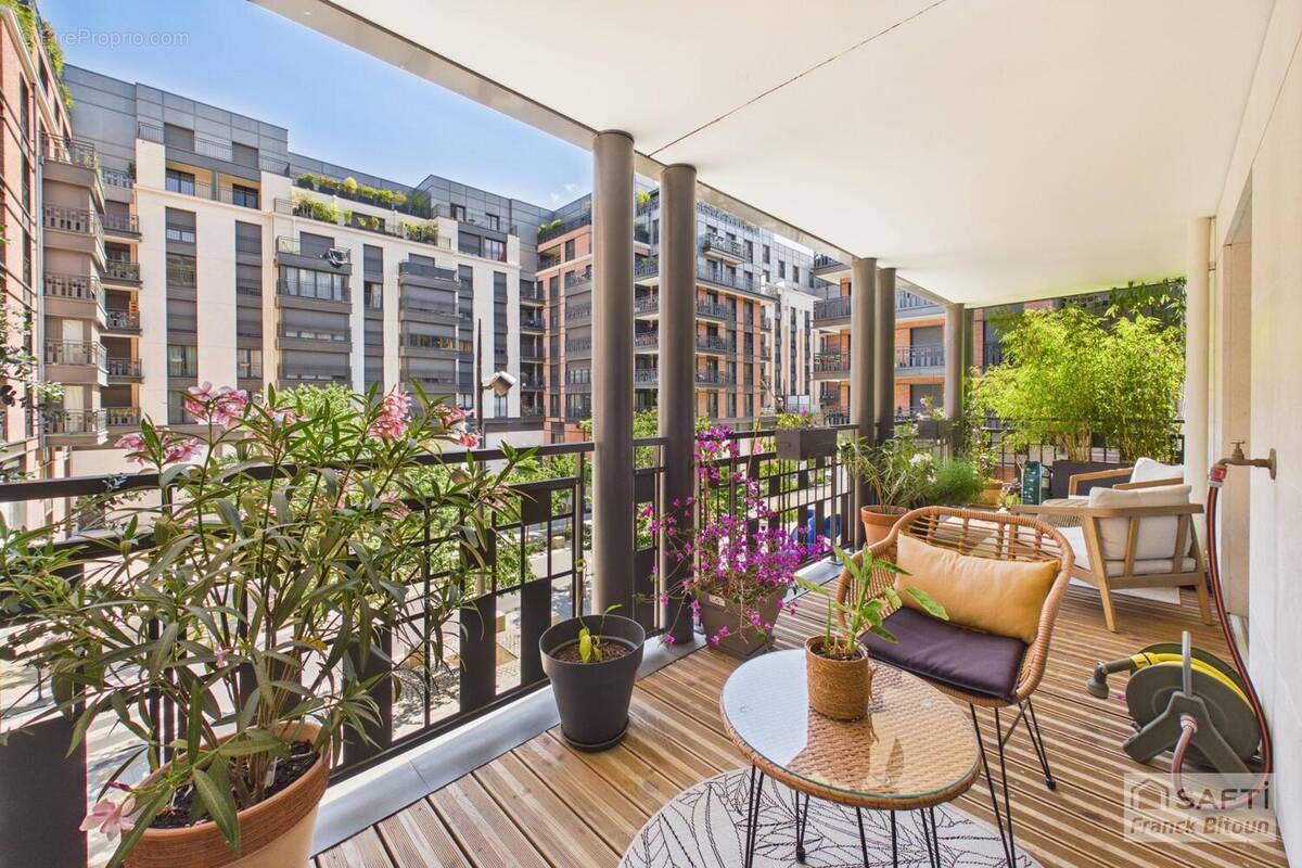 Photo 1 - Appartement à COURBEVOIE