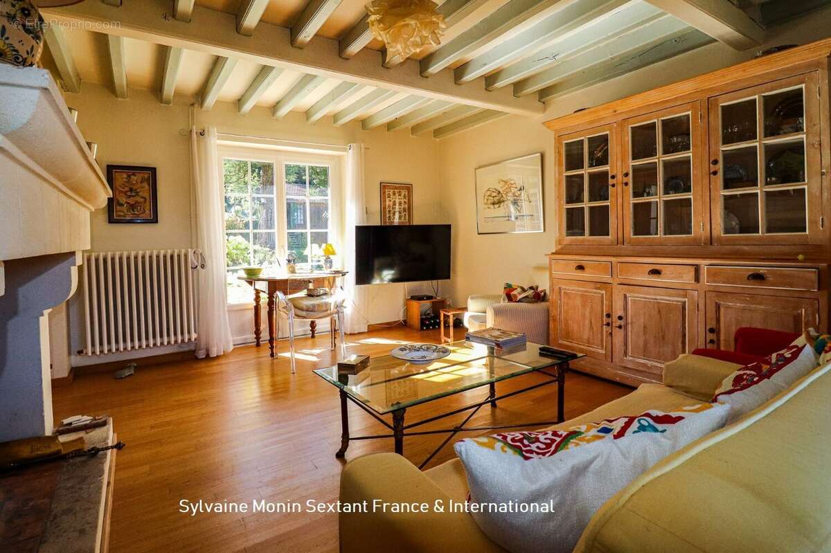 Maison à SAINT-MEDARD-D&#039;EXCIDEUIL