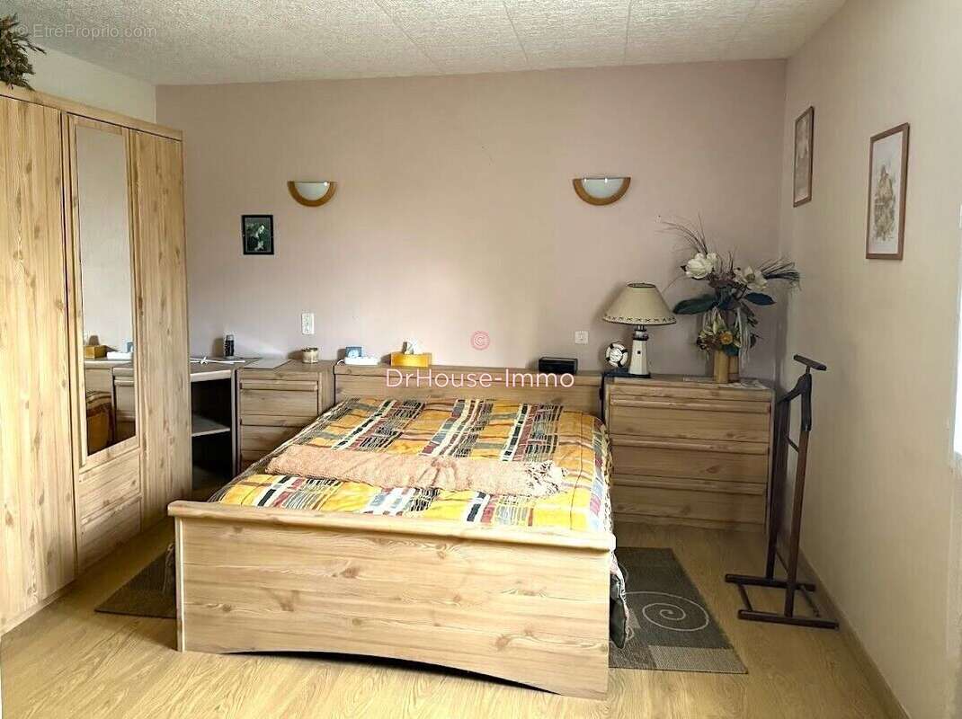 Maison à NEUVILLE-DE-POITOU