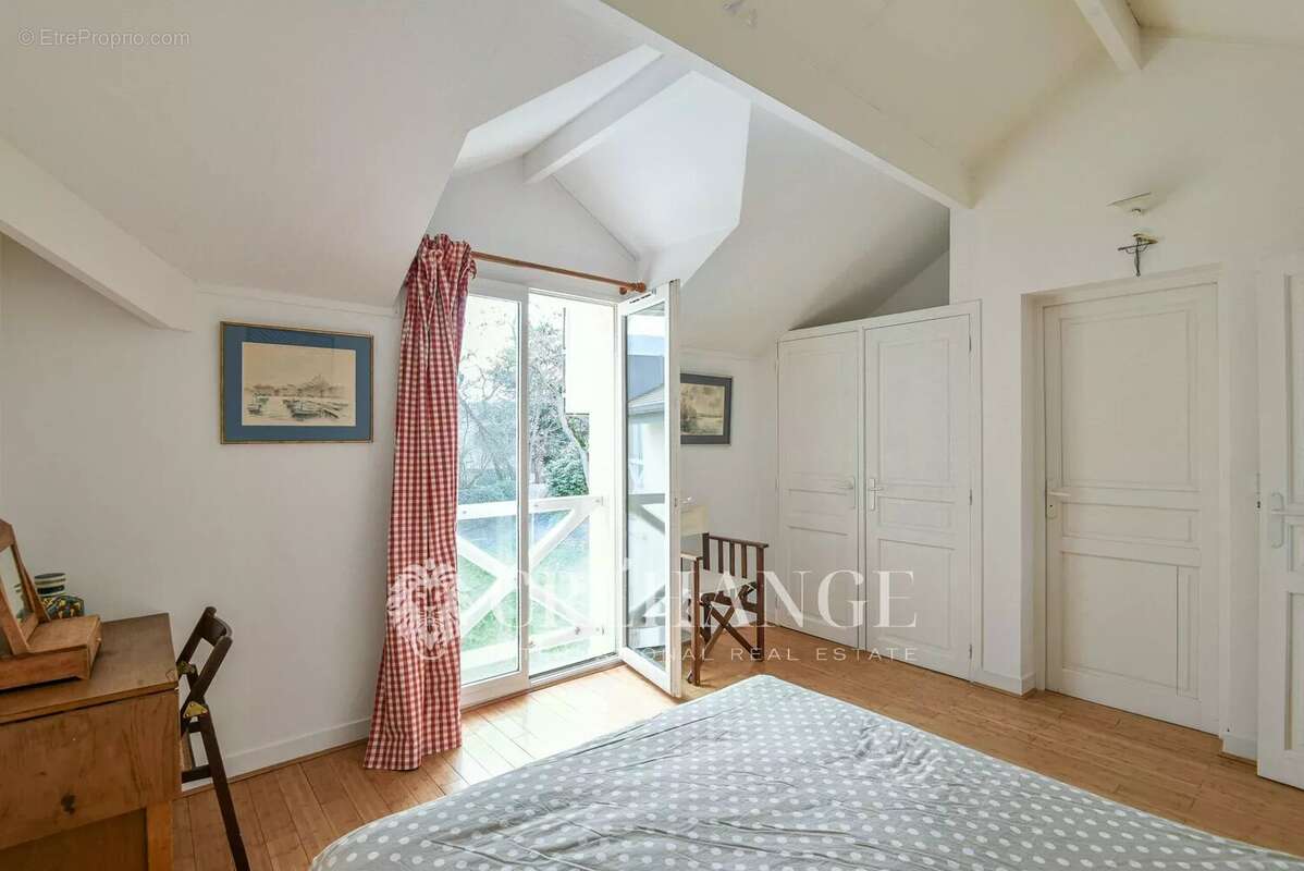 Maison à LE VESINET
