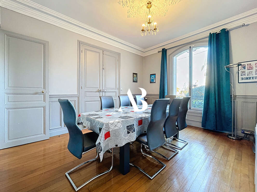 Maison à LA CHAPELLE-RABLAIS