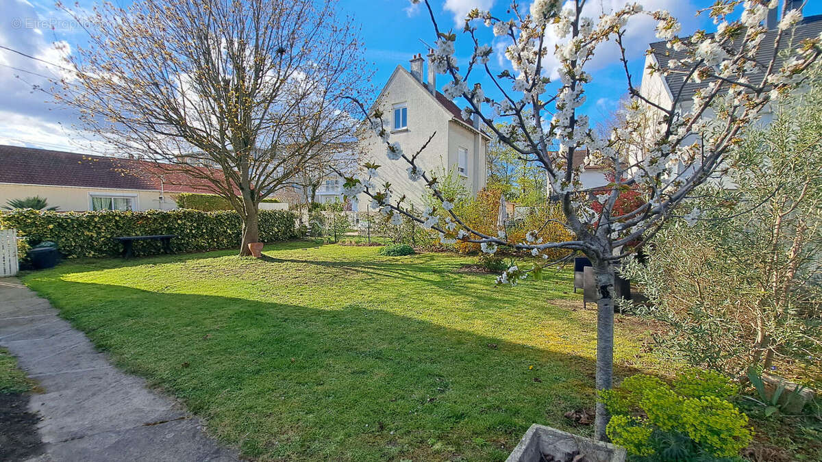Maison à BEAUMONT-SUR-OISE