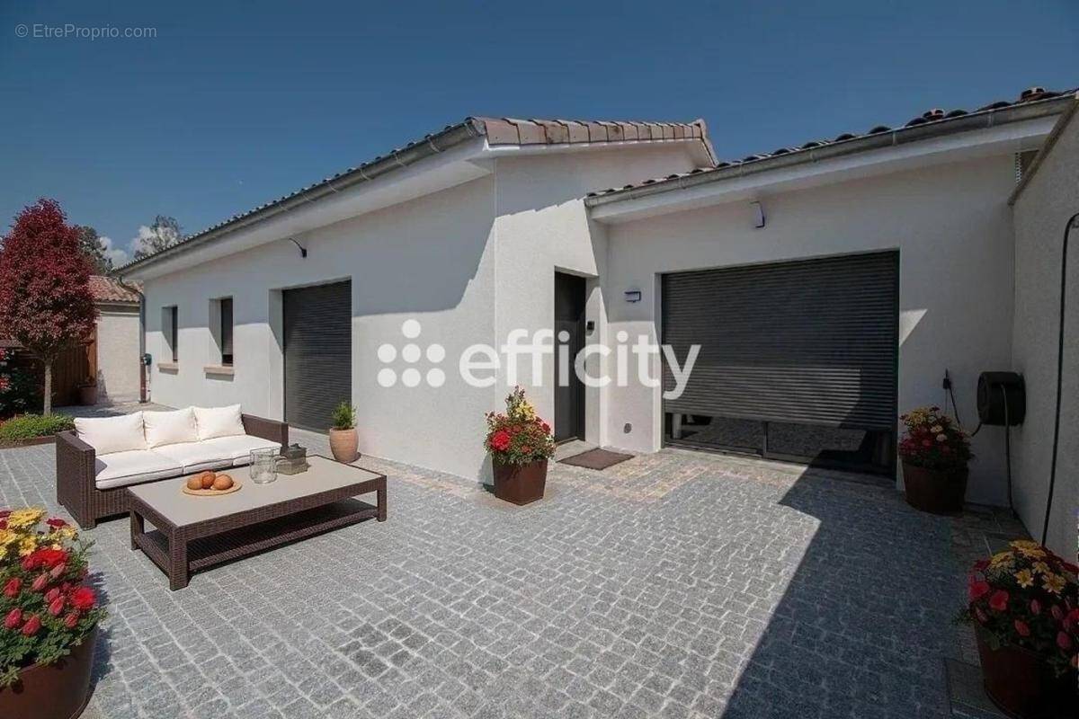 Maison à CRECHES-SUR-SAONE