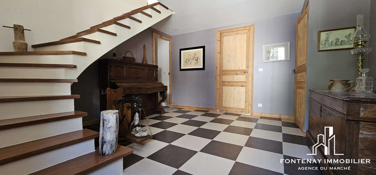 Maison 204 m² à Sansais  - photo 6