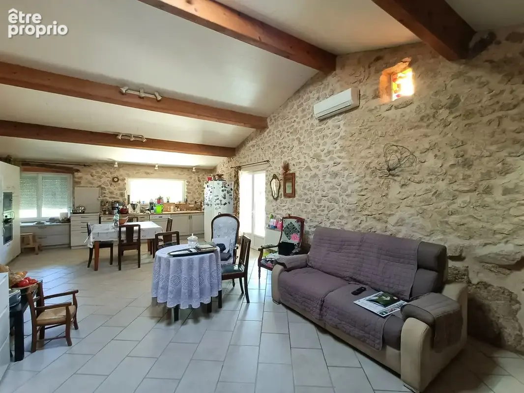 Pièce de vie gite 4
