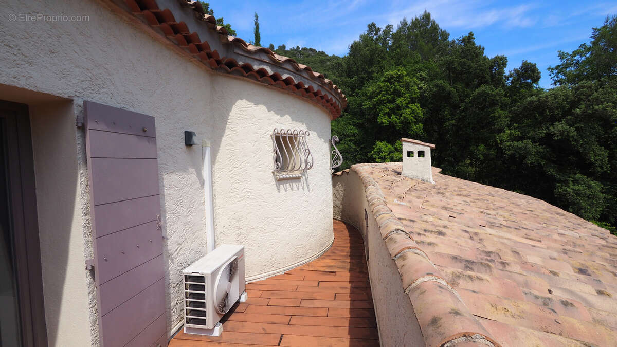 Maison à TOURRETTES-SUR-LOUP