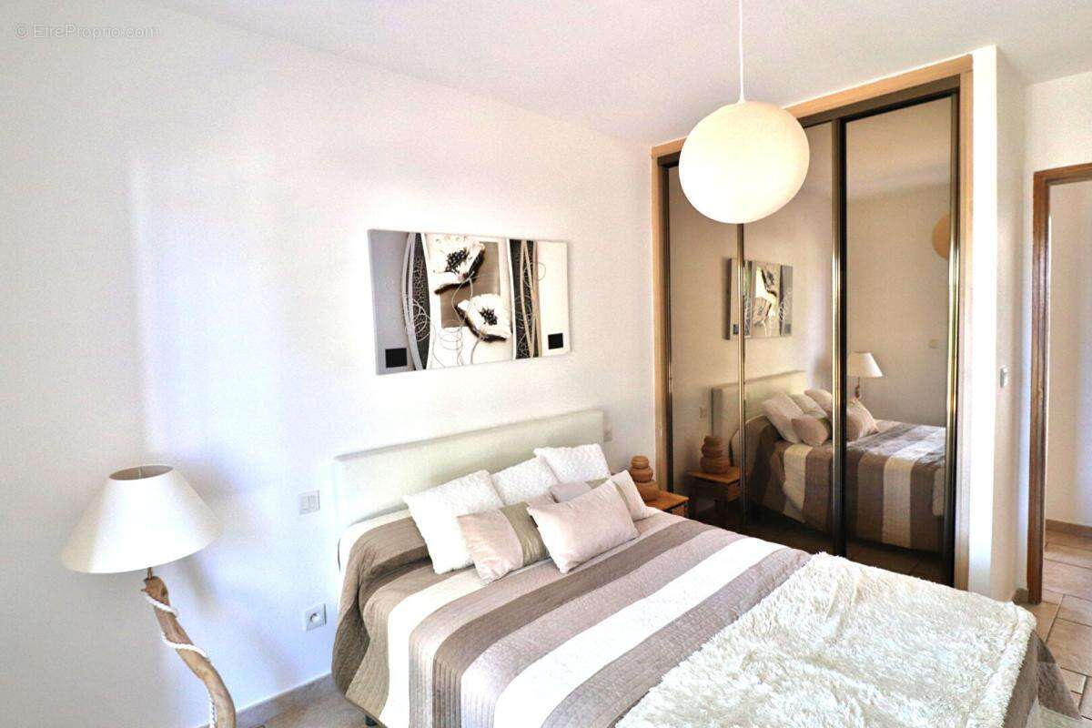 Villa t5 4 faces de 134m² + piscine + dependance sur un terrain de 1799m² - photo 10