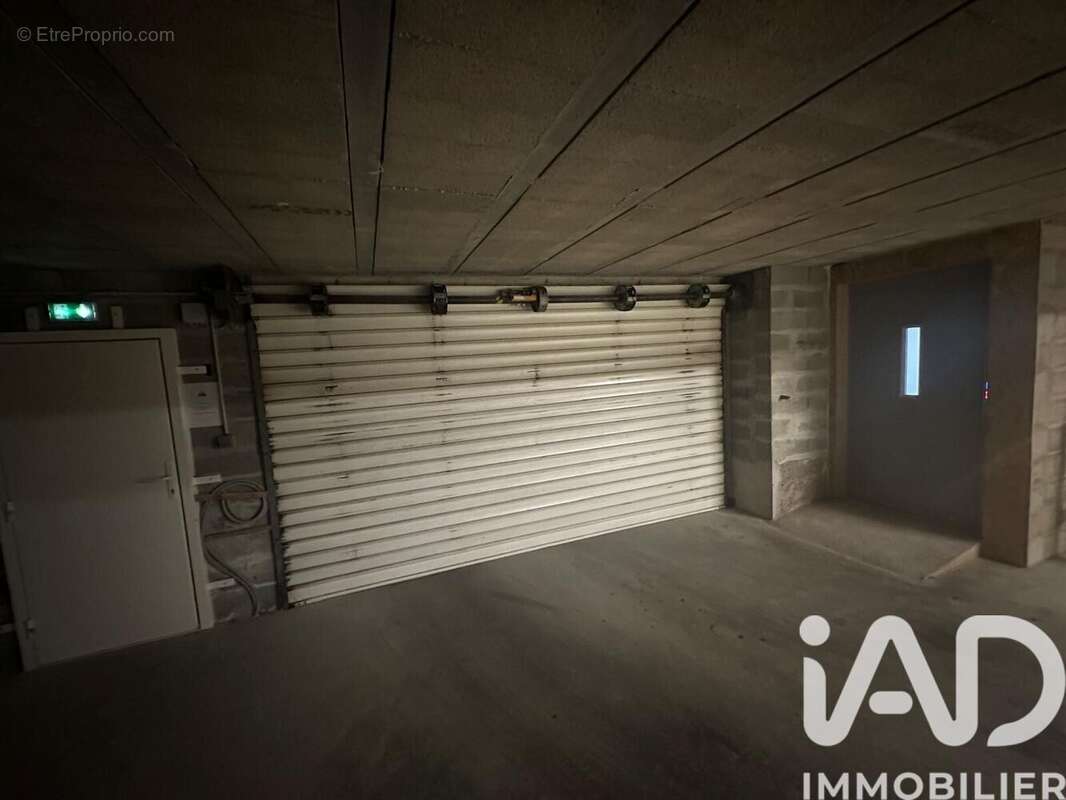 Appartement 750 m² à Arveyres  - photo 9