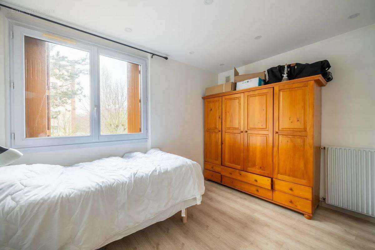 Appartement à LES CLAYES-SOUS-BOIS