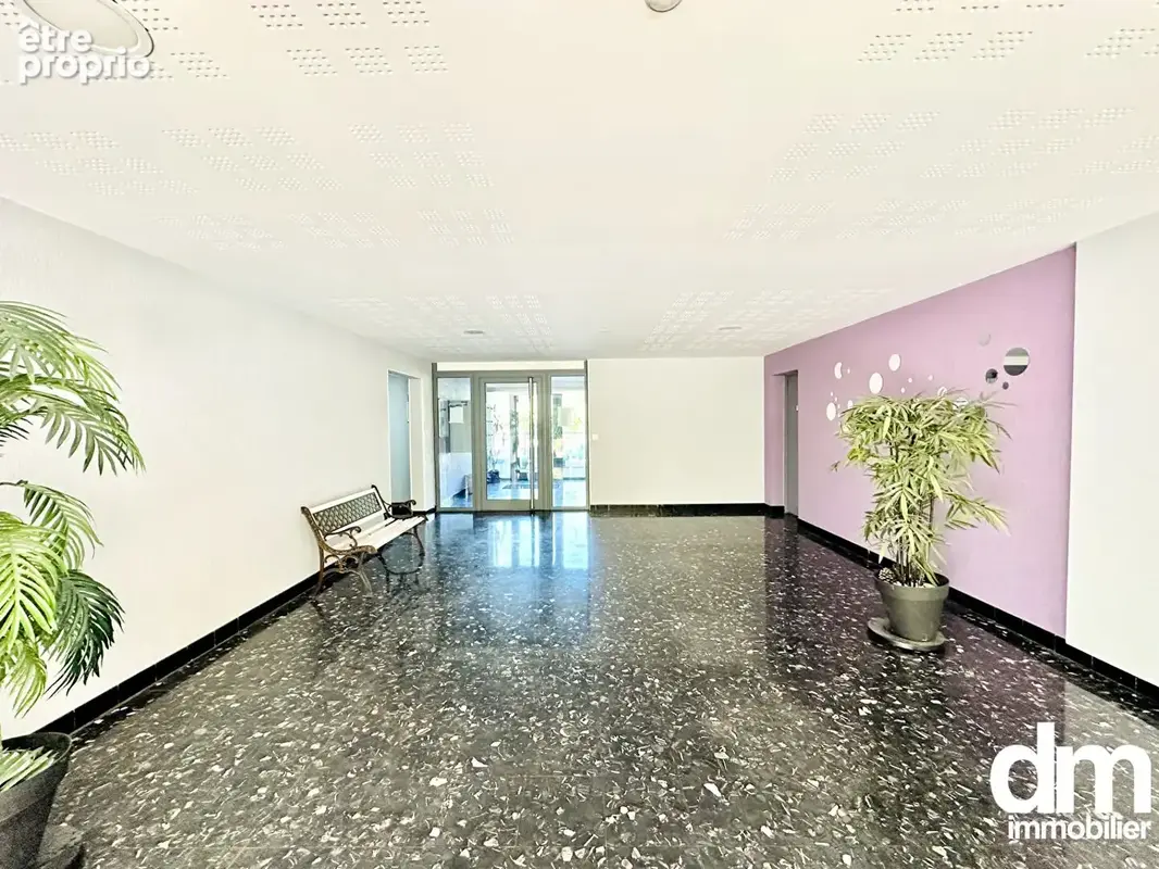Appartement  5 pièce(s) 123.87 m2 avec terrasses, place de parking privative et cave - photo 3