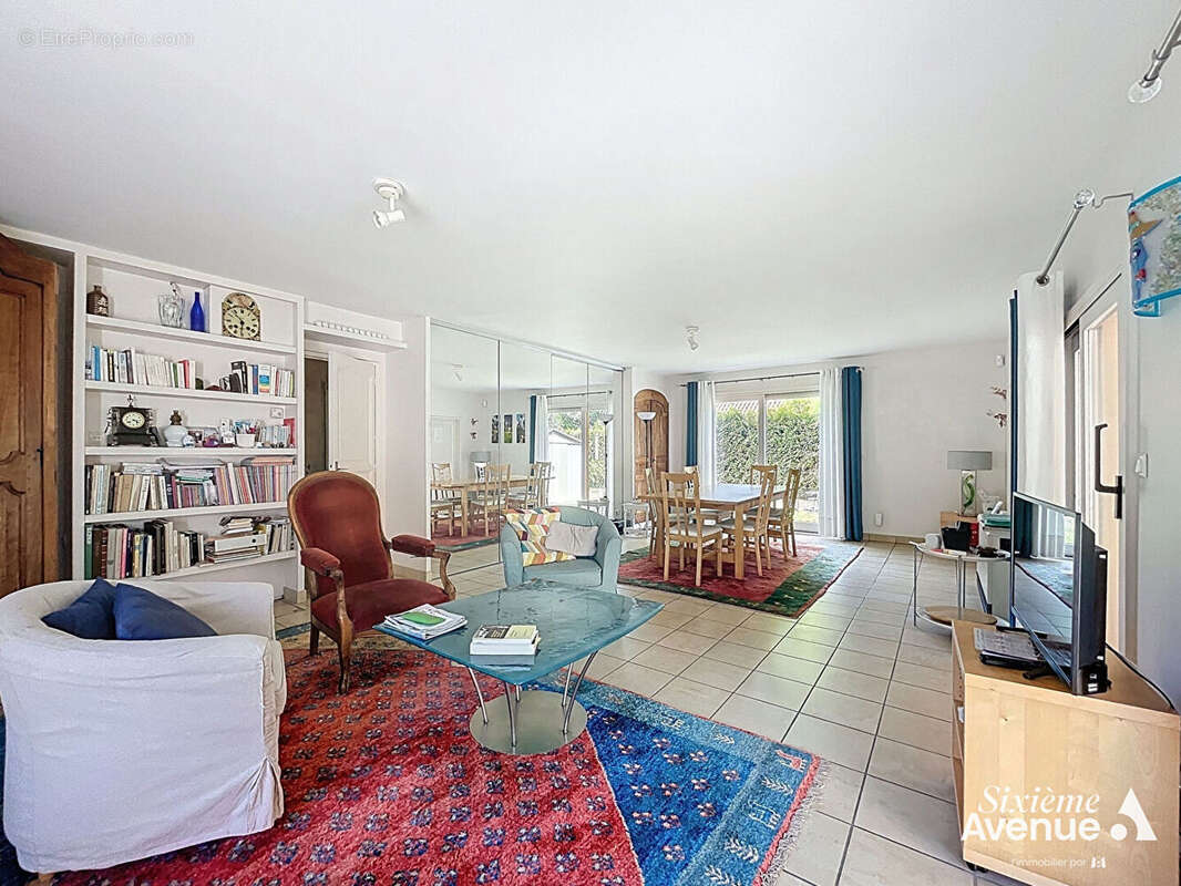 Maison à SEREZIN-DU-RHONE