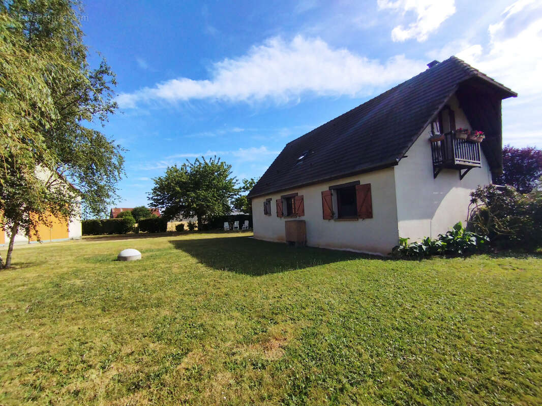 Maison à FERRIERES-HAUT-CLOCHER