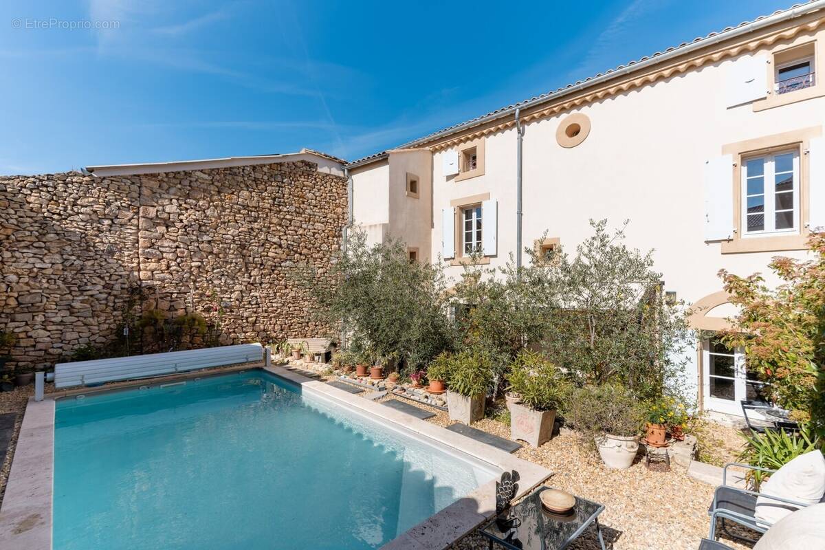 Maison à QUARANTE