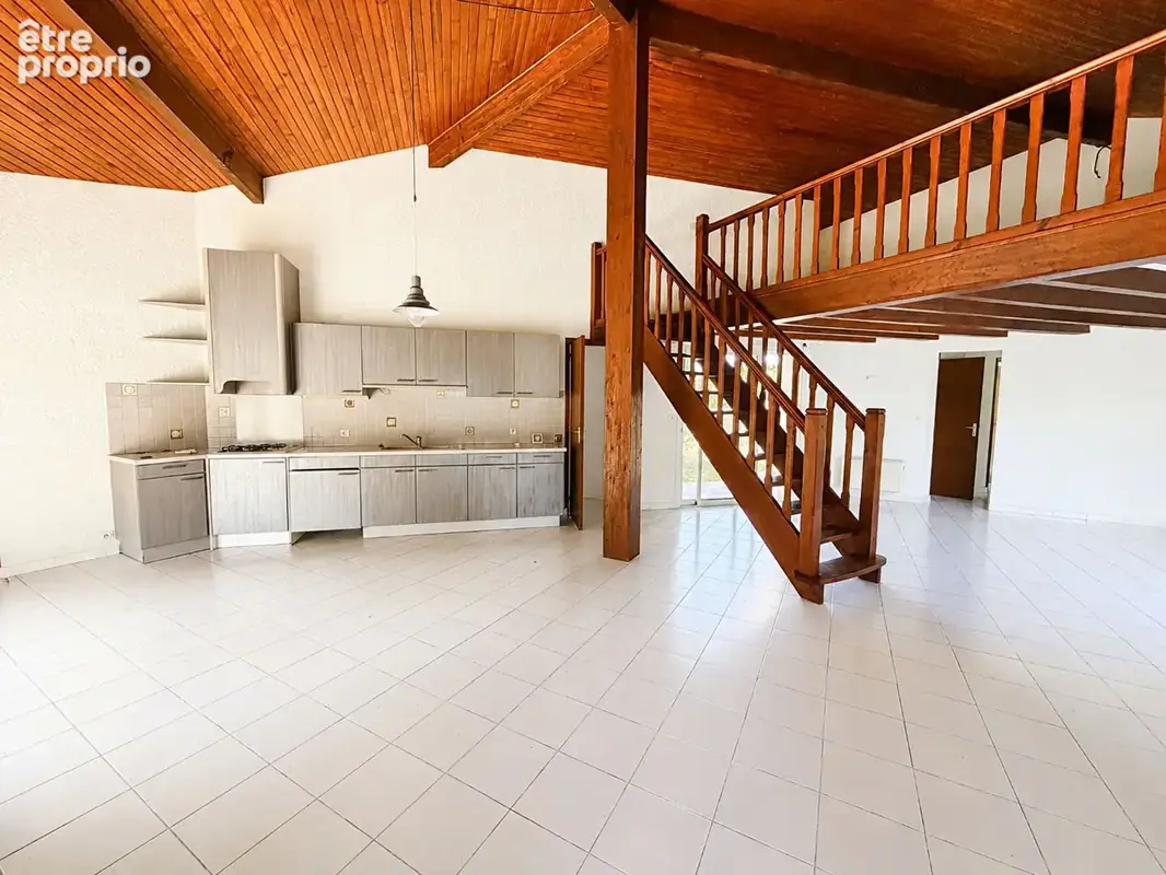 Maison 3 chambres - Quartier Mora - 2 200m2 de jardin - photo 7