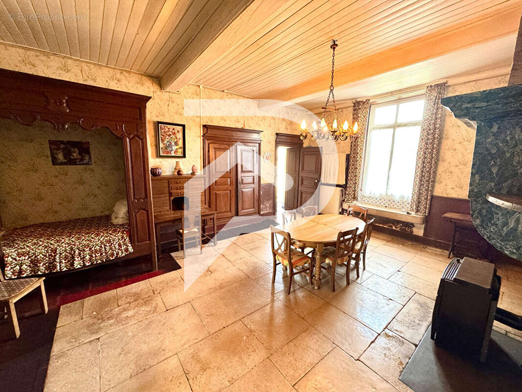 Maison à AMBONVILLE