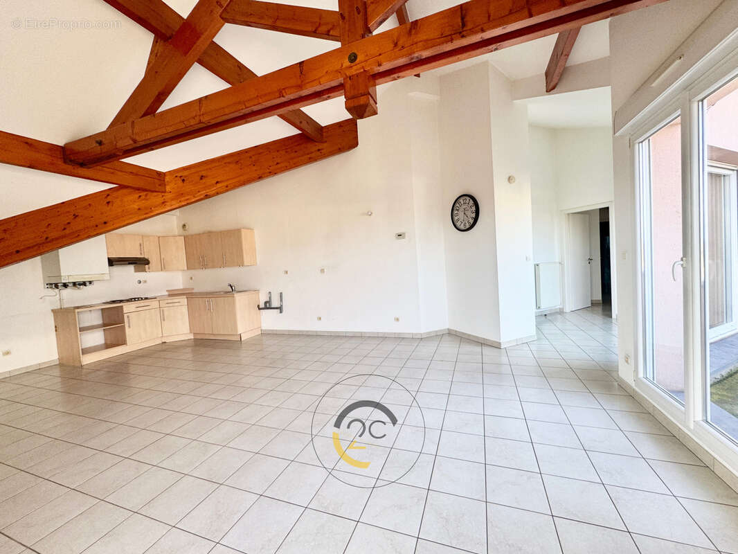 Appartement à COSNES-ET-ROMAIN