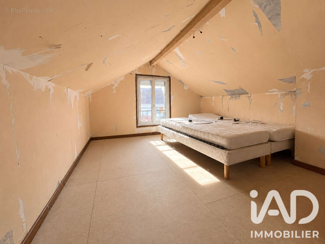 Maison 91 m² à Luce  - photo 8