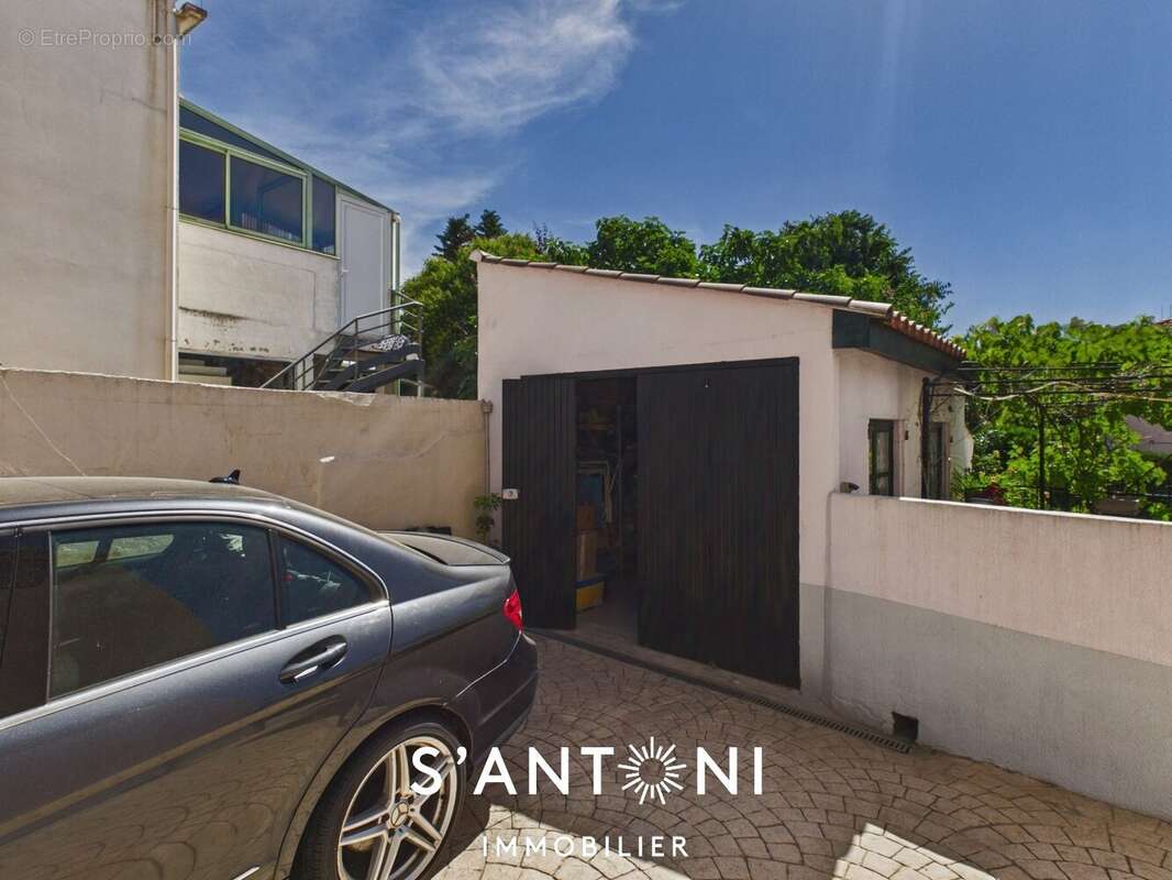 BEZIERS - Maison familiale 186 m² avec piscine et grand terrain de 860 m² - photo 17