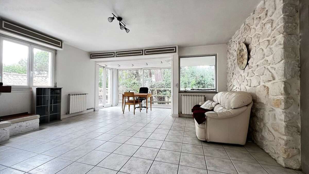 Maison à SAINT-GEORGES-DE-DIDONNE