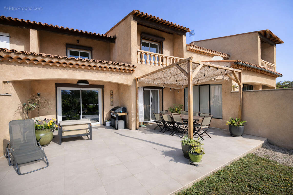 Maison à MOUANS-SARTOUX