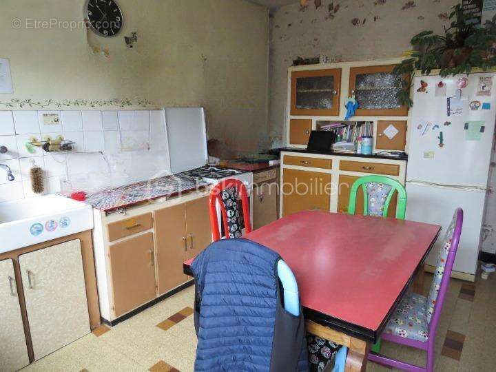 Maison à SECONDIGNY