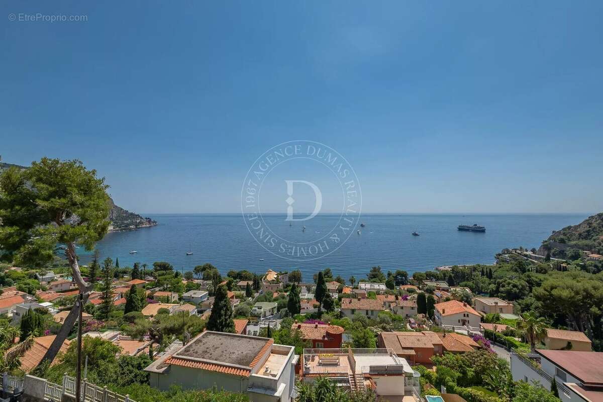 Maison à EZE