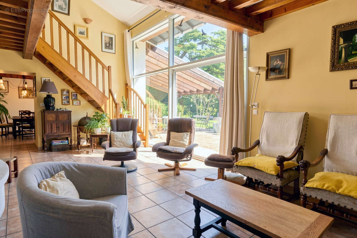 Maison à TOUSSIEUX