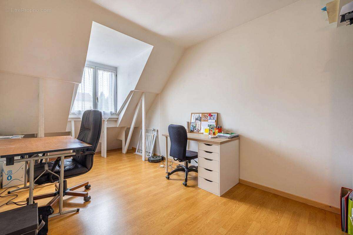 Maison à BRIIS-SOUS-FORGES