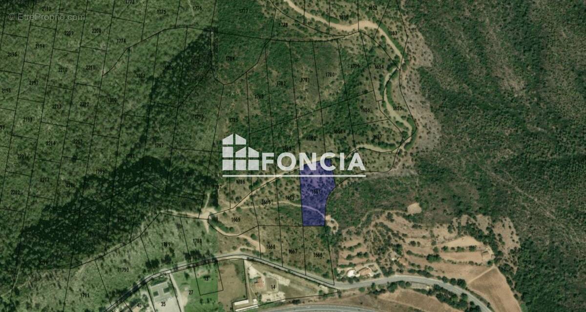 Terrain à LA LONDE-LES-MAURES