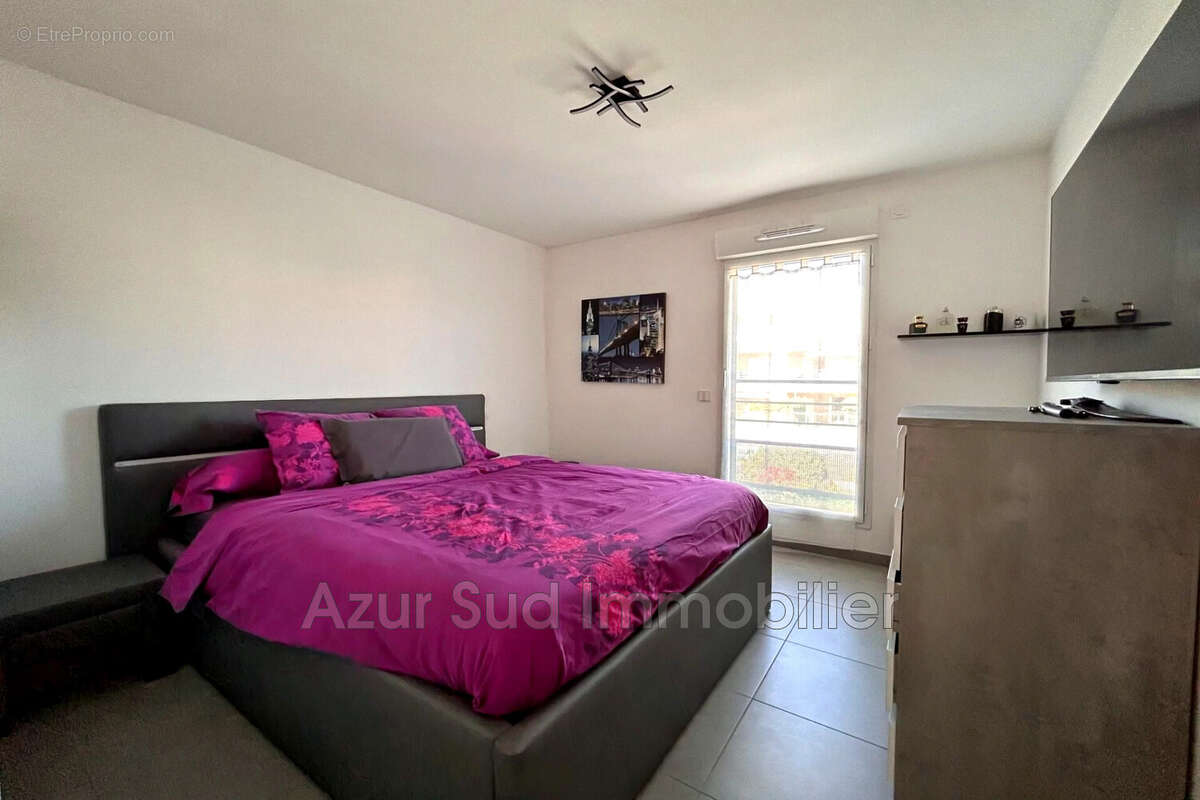 Appartement à VALLAURIS