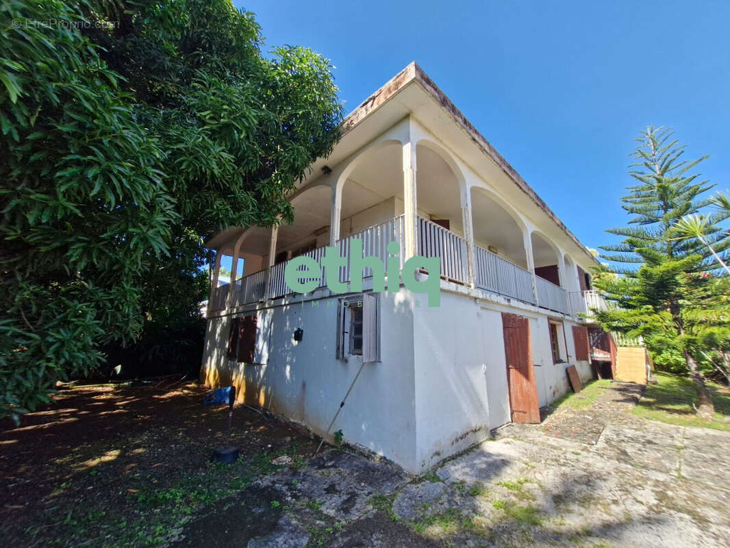 Maison à PETIT-BOURG