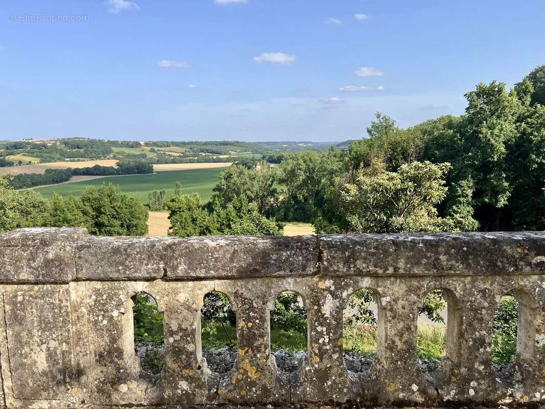 Maison à SAINT-CLAR