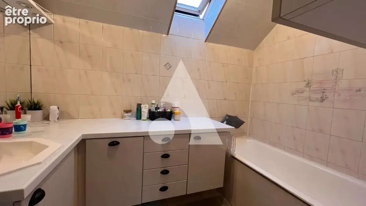 Spacieuse maison avec 3 chambres - proche Gare - photo 13