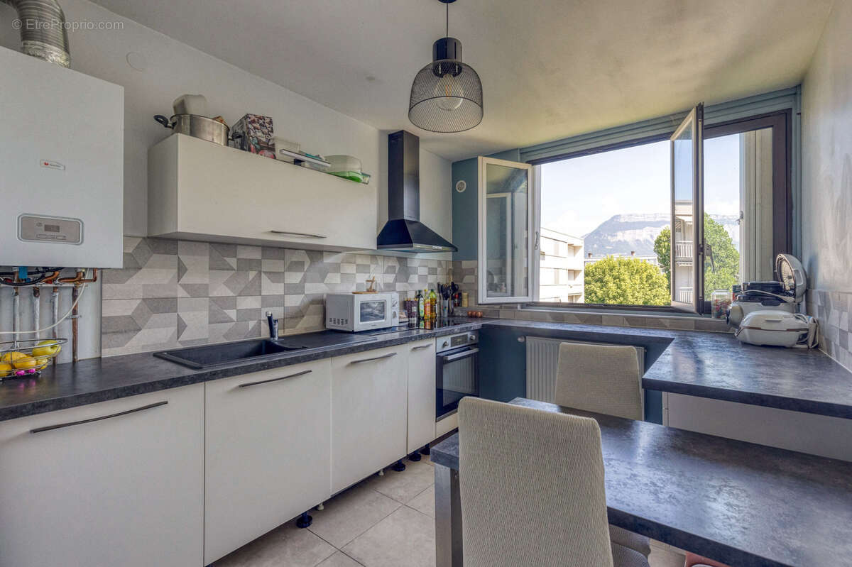 Appartement à SAINT-MARTIN-D&#039;HERES