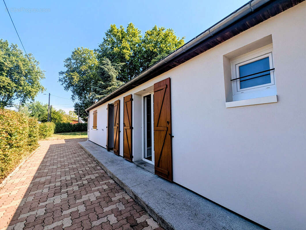 Maison de plain-pied Nazelles-Négron - photo 9