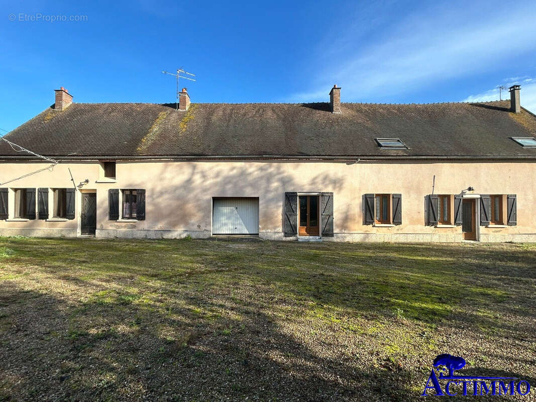 Maison 1 &amp; 2 - Maison à LA CELLE-SAINT-CYR