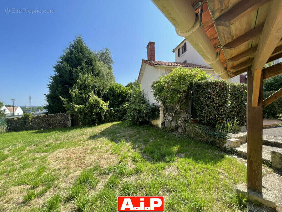 Maison à LA CAILLERE-SAINT-HILAIRE