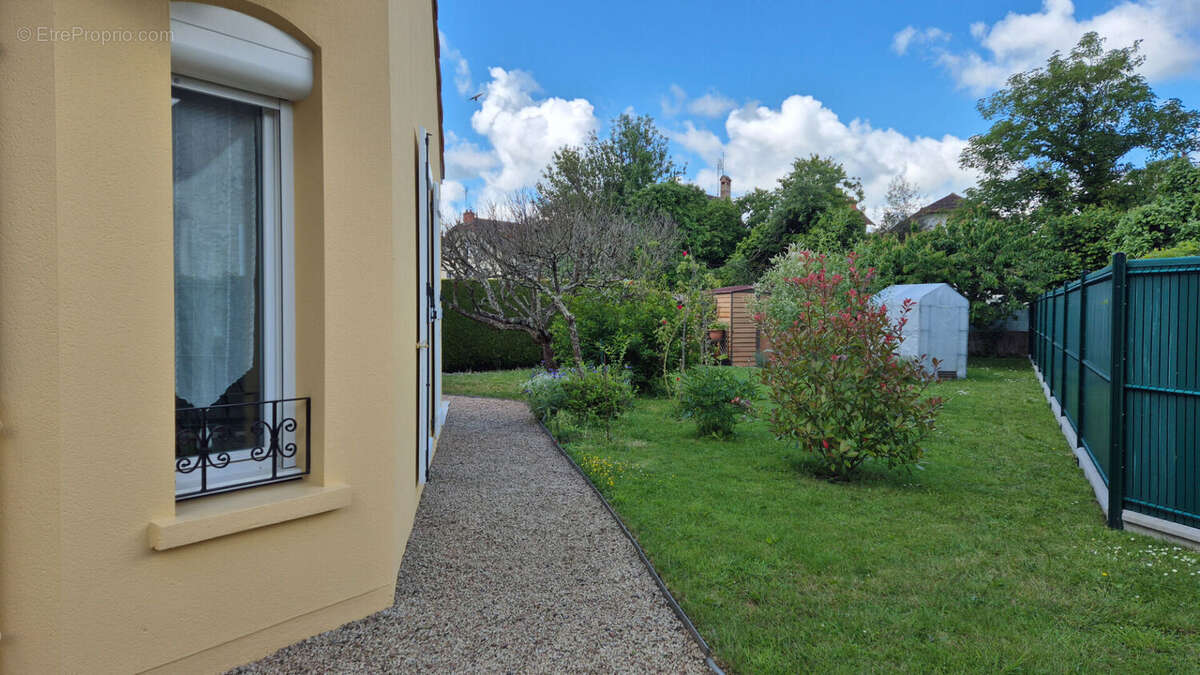 Maison à PARAY-LE-MONIAL