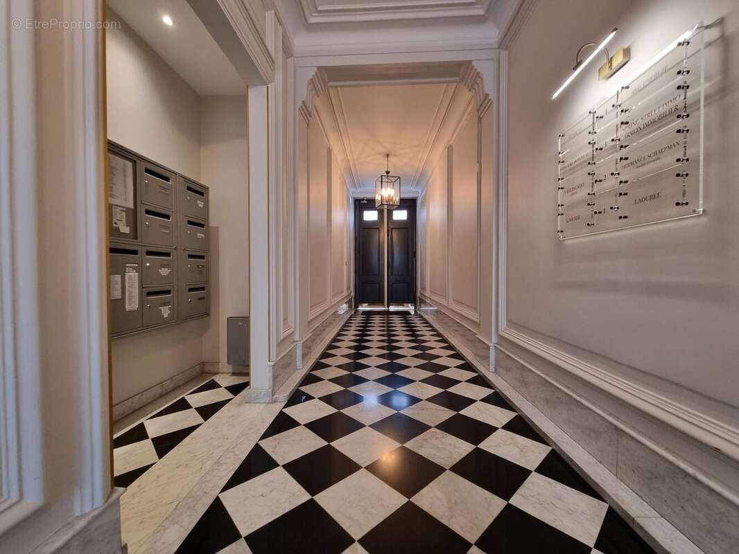 Appartement 20 m² à Paris-8e  - photo 3